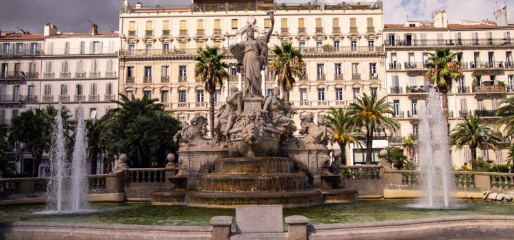 photo de la place de la liberte a toulon